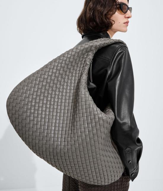 26SS 보테가베네타 숄더백 873190V66V0 1653 BASALTMUSE BRASS 1653 BASALT MUSE BRASS - BOTTEGA VENETA