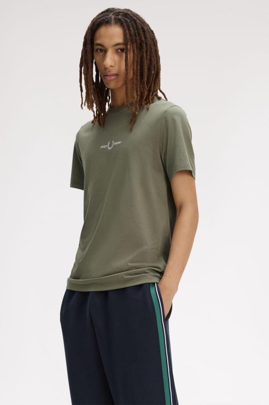 26SS 프레드페리 반팔 티셔츠 M4580 90B Laurel w green - FRED PERRY