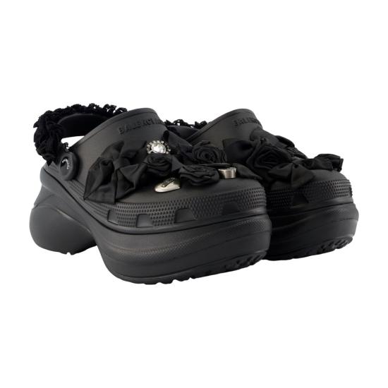 26SS 발렌시아가 x 크록스 지비츠 뮬 720762 W0FPA 1000 black - BALENCIAGA