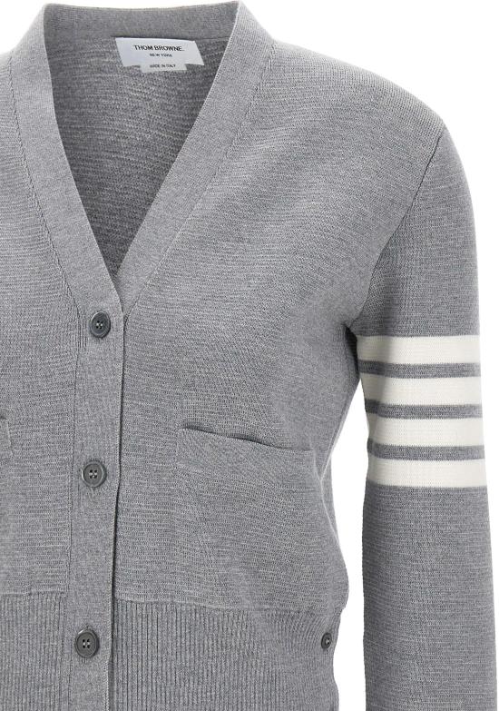 26FW 톰브라운 파인 메리노 울 4바 클래식 V넥 가디건 FKC207A00014055 GREY - THOM BROWNE