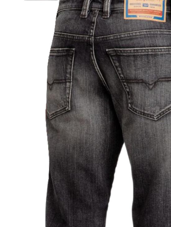 26SS 디젤 데님 팬츠 A15797 0ADBU 02 BLACK DOM - DIESEL