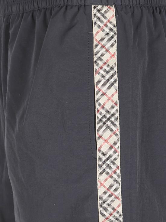 26SS 버버리 체크 트리밍 스윔팬츠 8121089 A1189 Grey - BURBERRY