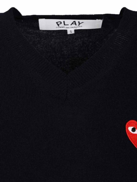 26SS 꼼데가르송 플레이 레드 하트 브이넥 스웨터 AXN0020512 Blue - COMME DES GARCONS
