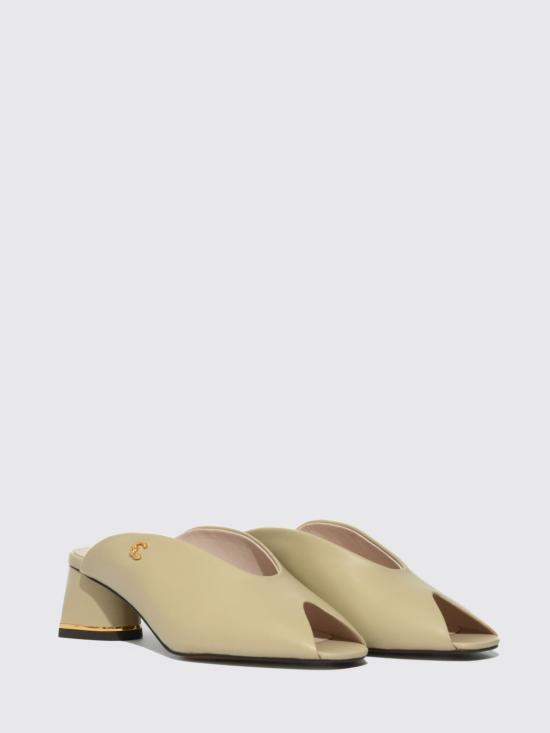 26SS 코치넬리 힐/펌프스 E4U1L360101 N64 Beige - COCCINELLE