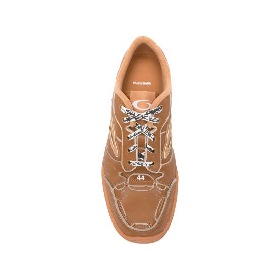 26SS 발렌시아가 스니커즈 841765 WCURS 2200 BROWN - BALENCIAGA