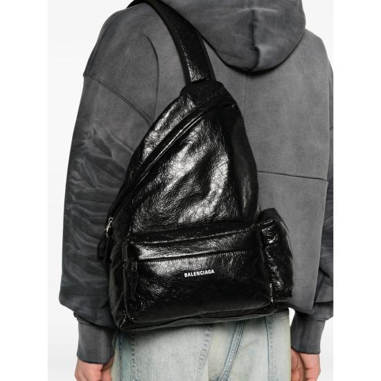 26SS 발렌시아가 백팩 853255 1VG7X 1090 BLACK - BALENCIAGA