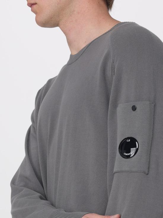 26SS 씨피 컴퍼니 스웨터 20CMKN105A0063230 921 Charcoal - C.P. COMPANY