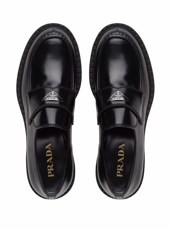 26FW 프라다 초콜릿 브러쉬드 레더 로퍼 2DE127 055F0002 Nero - PRADA