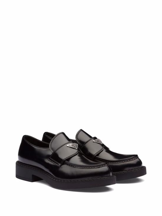 26FW 프라다 초콜릿 브러쉬드 레더 로퍼 2DE127 055F0002 Nero - PRADA