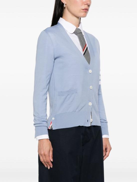 26FW 톰브라운 파인 메리노 울 4바 릴렉스 핏 가디건 FKC334A Y1014482 LIGHT BLUE - THOM BROWNE