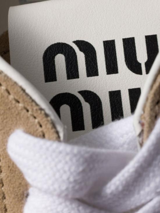 26FW 미우미우 플룸 블리치 스니커즈 5E114E 054F0F24 BEIGE - MIU MIU