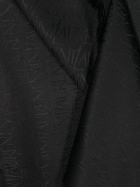  생로랑 라지 스퀘어 실크 울 자카드 스카프 737930 3YN21 Black - SAINT LAURENT