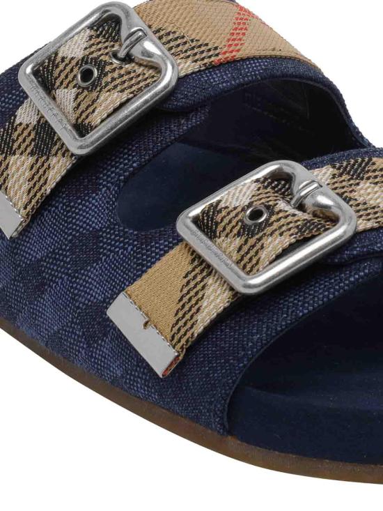 26SS 버버리 체크 데님 어친 샌들 8122996 - BURBERRY