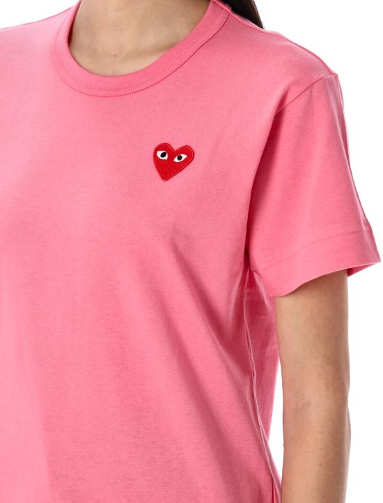 26SS 꼼데가르송 레드 하트 엠블럼 반소매 티셔츠 AX T272 051 3 PINK DOM - COMME DES GARCONS