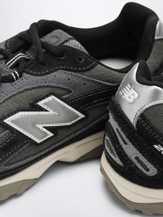 26SS 뉴발란스 204L 스웨이드 스니커즈 U204L5WZ Black - NEW BALANCE