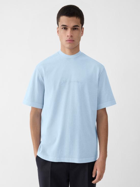 26SS 자크뮈스 피그멘토 코튼 티셔츠 TSM00631AJ00045 330 BLUE - JACQUEMUS