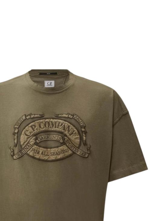 26SS 씨피 컴퍼니 20/1 저지 숏슬리브 박시 로고 티셔츠 20CMTS220A005697O921 Green - C.P. COMPANY
