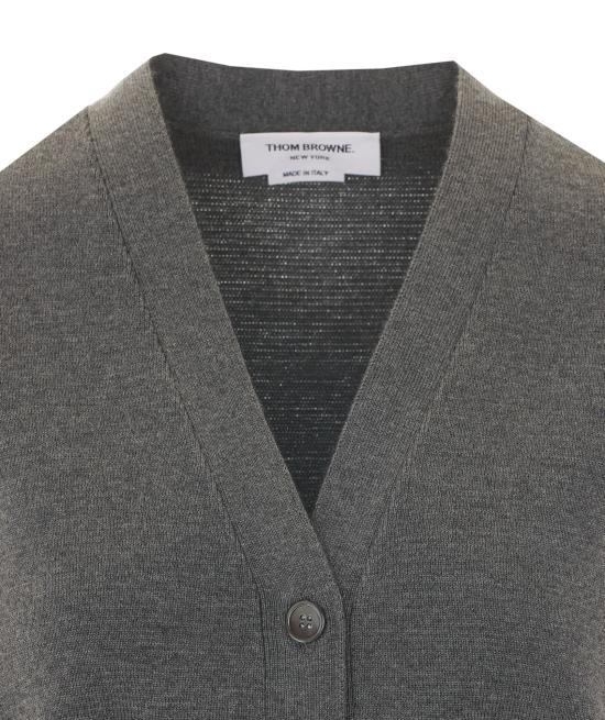 26FW 톰브라운 파인 메리노 울 4바 클래식 V넥 가디건 FKC207A 00014035 Grey - THOM BROWNE