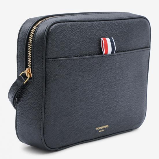 26SS 톰브라운 클러치/파우치 MAC067A 00198001 Black - THOM BROWNE