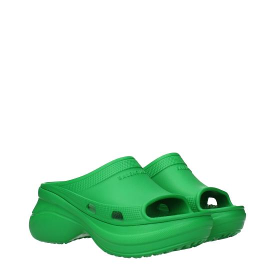  발렌시아가 발렌시아가 X 크록스 풀 슬라이드 샌들 677389W1S8E3033 - BALENCIAGA