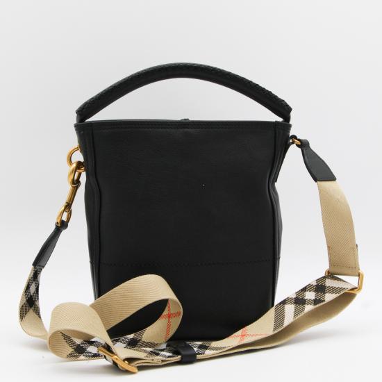 26SS 버버리 토트백 8123594 A1189 Black - BURBERRY