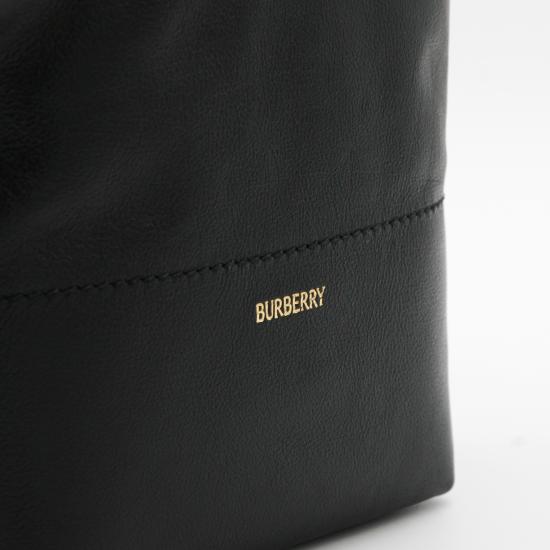 26SS 버버리 토트백 8123594 A1189 Black - BURBERRY