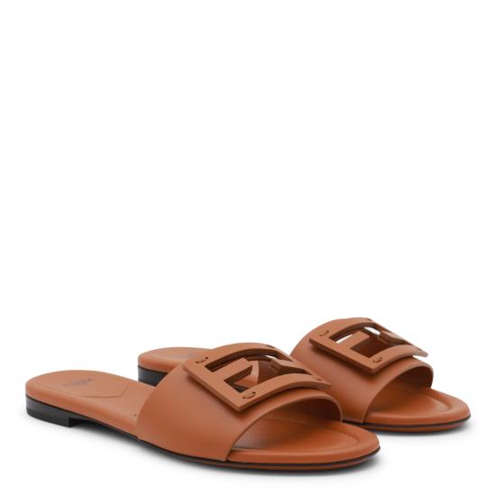 26SS 펜디 바게트 레더 슬라이드 8R8136 AE7TF1C4R Cuoio - FENDI