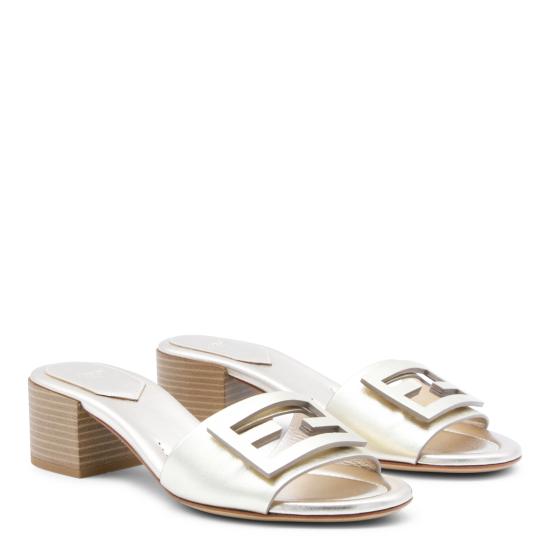 26SS 펜디 뮬/슬리퍼 8R8862 AY1RF0VF1 Platino - FENDI