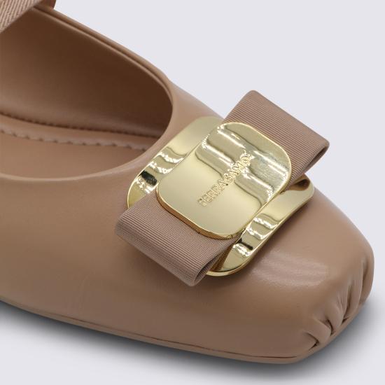 26SS 살바토레 페라가모 플랫 슈즈 785210 01H345016 Beige - SALVATORE FERRAGAMO
