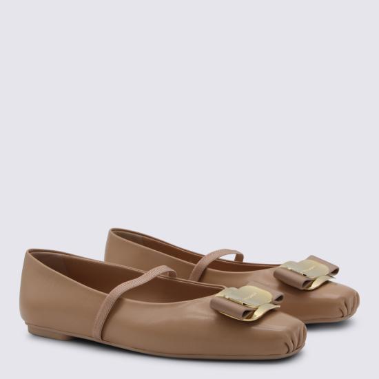 26SS 살바토레 페라가모 플랫 슈즈 785210 01H345016 Beige - SALVATORE FERRAGAMO