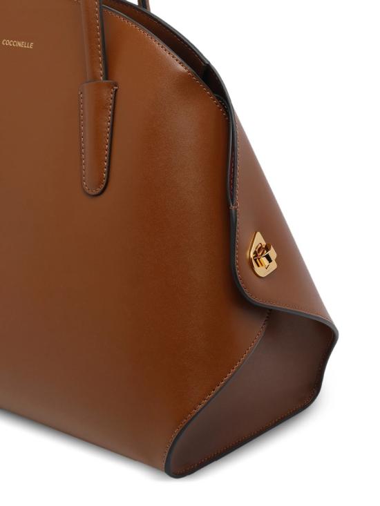 26SS 코치넬리 토트백 E1 U7K 18 01 01 Brown - COCCINELLE