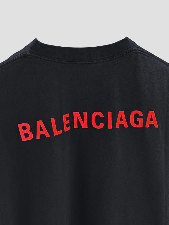25FW 발렌시아가 백 티셔츠 미디움 핏 764235TTVJ1 8483 FDD WSHD BLCK RED - BALENCIAGA