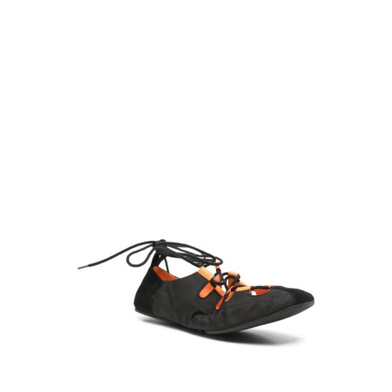 26SS 알라이아 플랫 슈즈 AA3A1030A043 999 BLACK ORANGE - ALAIA
