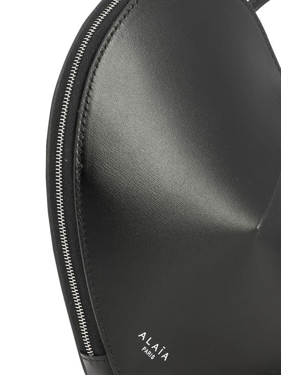 26FW 알라이아 럭스 카프스킨 쾨르백 럭스 카프스킨 쾨르백 AA1P003C0Y75999 Black - ALAIA