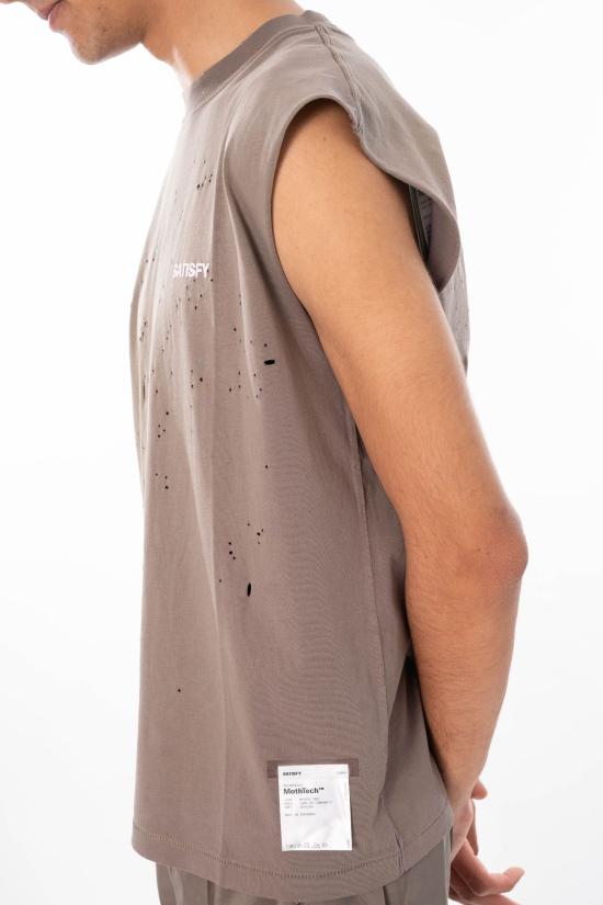 26SS 새티스파이 모스테크 머슬 티셔츠 11005 91E02 SUN BLEACHED FALCON Grey - SATISFY
