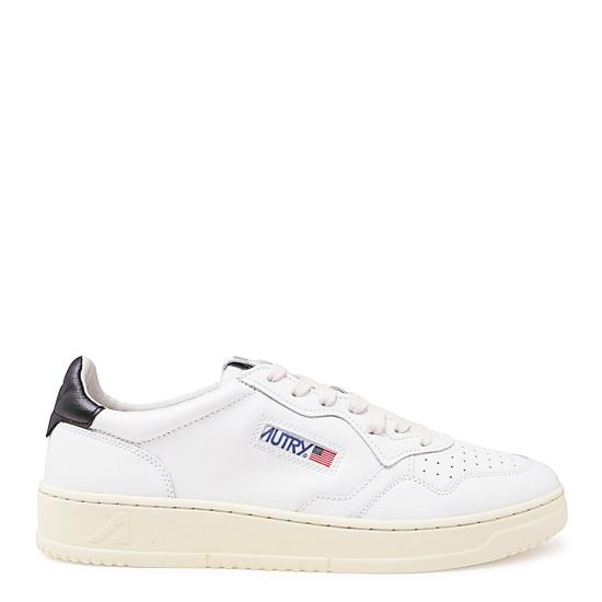 26FW 오트리 메달리스트 로우 AULM LL22 WHITE BLACK