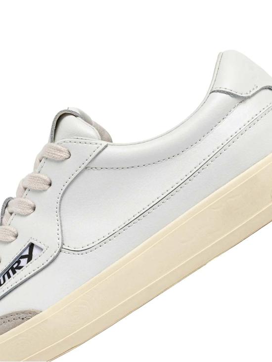 26SS 오트리 WINDSCAPE 로우 스니커즈 스웨이드 SCLWUK01 White - AUTRY