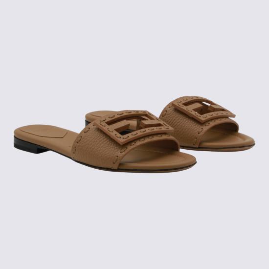 26FW 펜디 바게트 시에나 레더 슬라이드 8R8136 AQY2F1WYD CAMMELLO - FENDI
