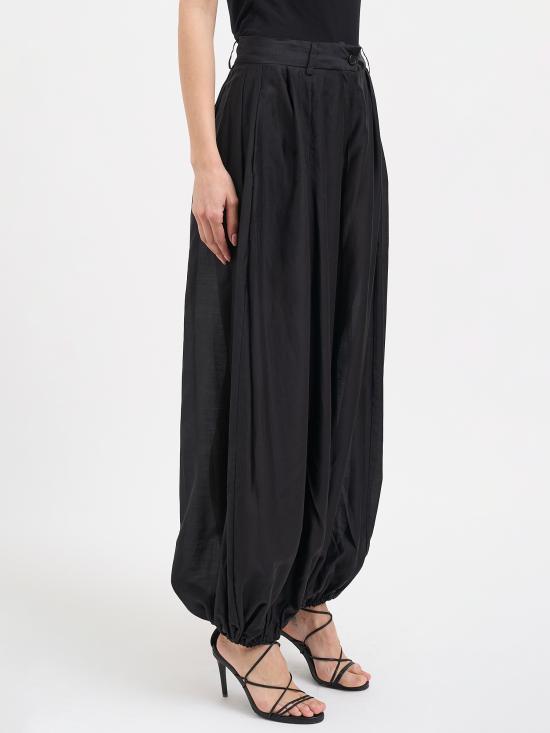 26SS 더 레이티스트 스트레이트 팬츠 NTLW03126T0161ABTPT0002 BLACK - THE LATEST
