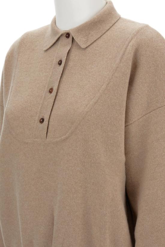 25FW 자크뮈스 팔로네 바뢰즈 폴로 스웨터 SWW00623AK00276150 Neutrals - JACQUEMUS