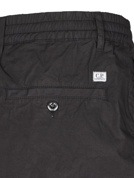 26SS 씨피 컴퍼니 스트레치 사틴 카고 렌즈 쇼츠 20CMBE127A110325G999 Black - C.P. COMPANY