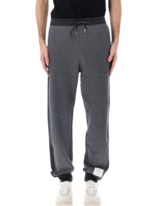 26SS 톰브라운 클래식 4바 저지 루프백 스웨트팬츠 MJQ213A03037025 Grey