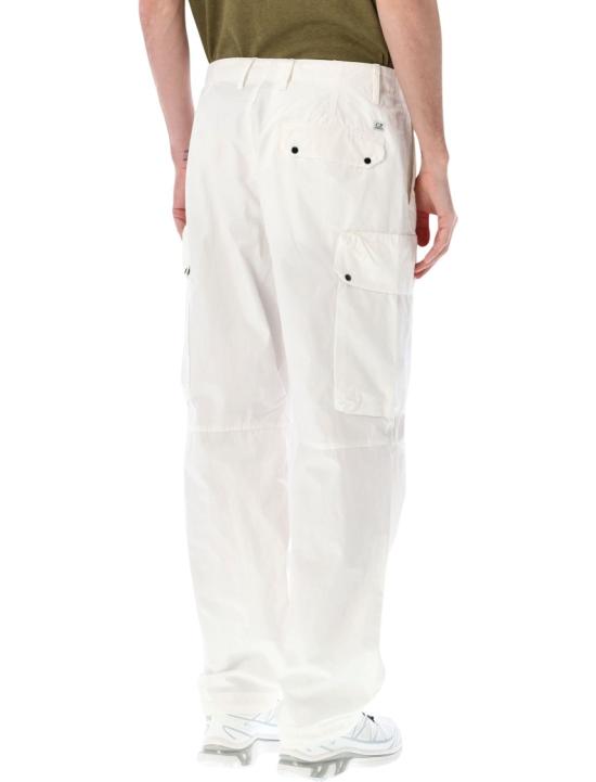 26SS 씨피 컴퍼니 마이크로 랩스 박시 카고 렌즈 팬츠 20CMPA128A110325G103 White - C.P. COMPANY