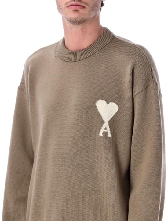 26SS 아미 ADC 울 & 코튼 크루넥 하트 스웨터 UKS859KN0156A117 Brown - AMI