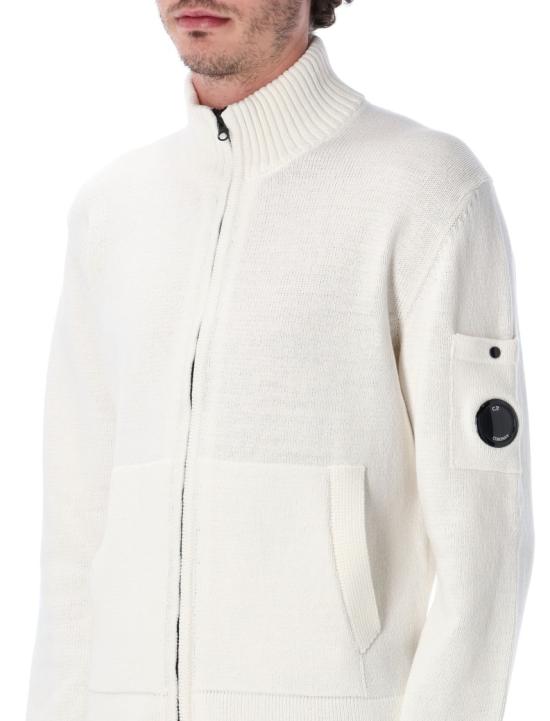 26SS 씨피 컴퍼니 컴팩트 코튼 지퍼 가디건 20CMKN092A110058A103 White - C.P. COMPANY