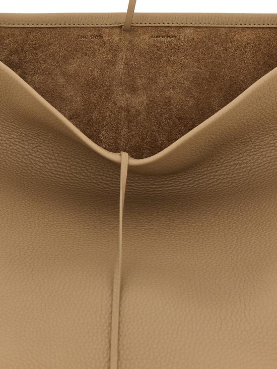 26FW 더로우 라지 N/S 파크 토트백 레더 W1273L129DAT Beige - THE ROW