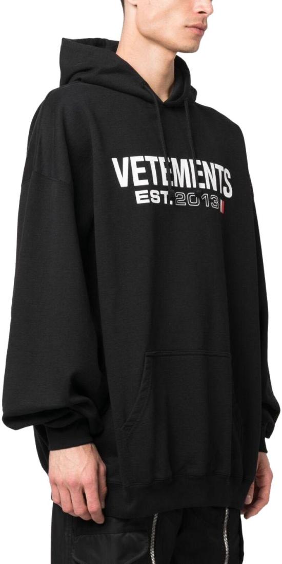  베트멍 후드 티셔츠 UE54HD100BBLACK - VETEMENTS
