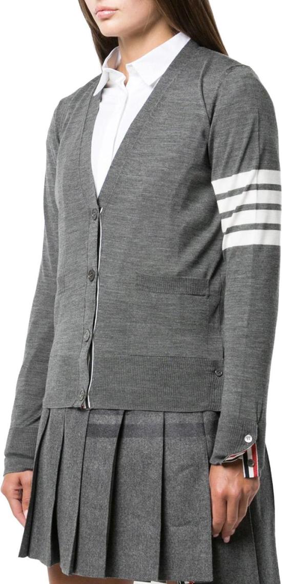 26FW 톰브라운 파인 메리노 울 4바 릴렉스 핏 가디건 FKC334AY1014035 GREY - THOM BROWNE