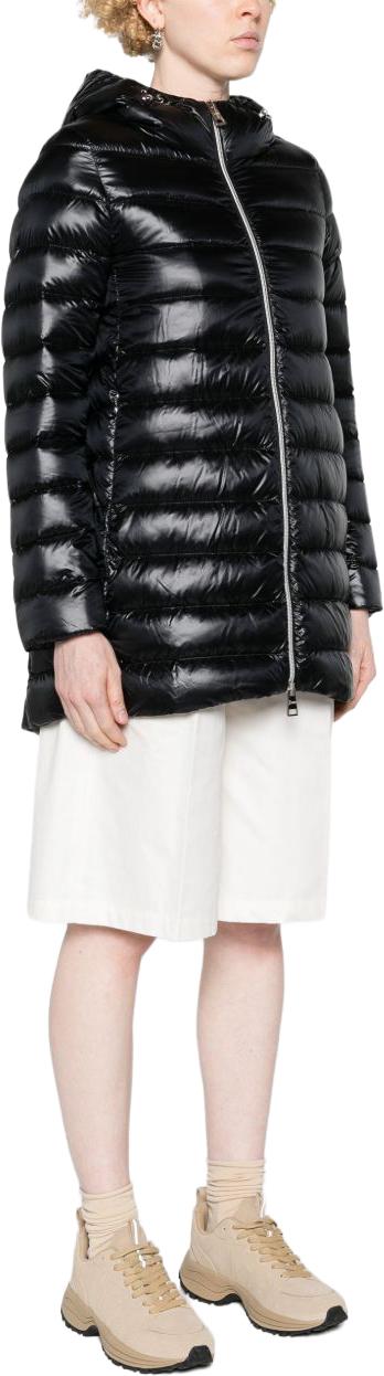 26FW 에르노 A 쉐입 나일론 울트라라이트 리조트 다운 자켓 PI00133DR12017Z9300 BLACK - HERNO
