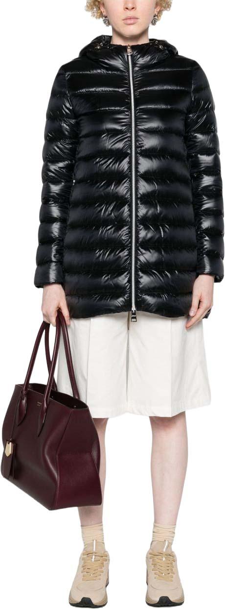 26FW 에르노 A 쉐입 나일론 울트라라이트 리조트 다운 자켓 PI00133DR12017Z9300 BLACK - HERNO